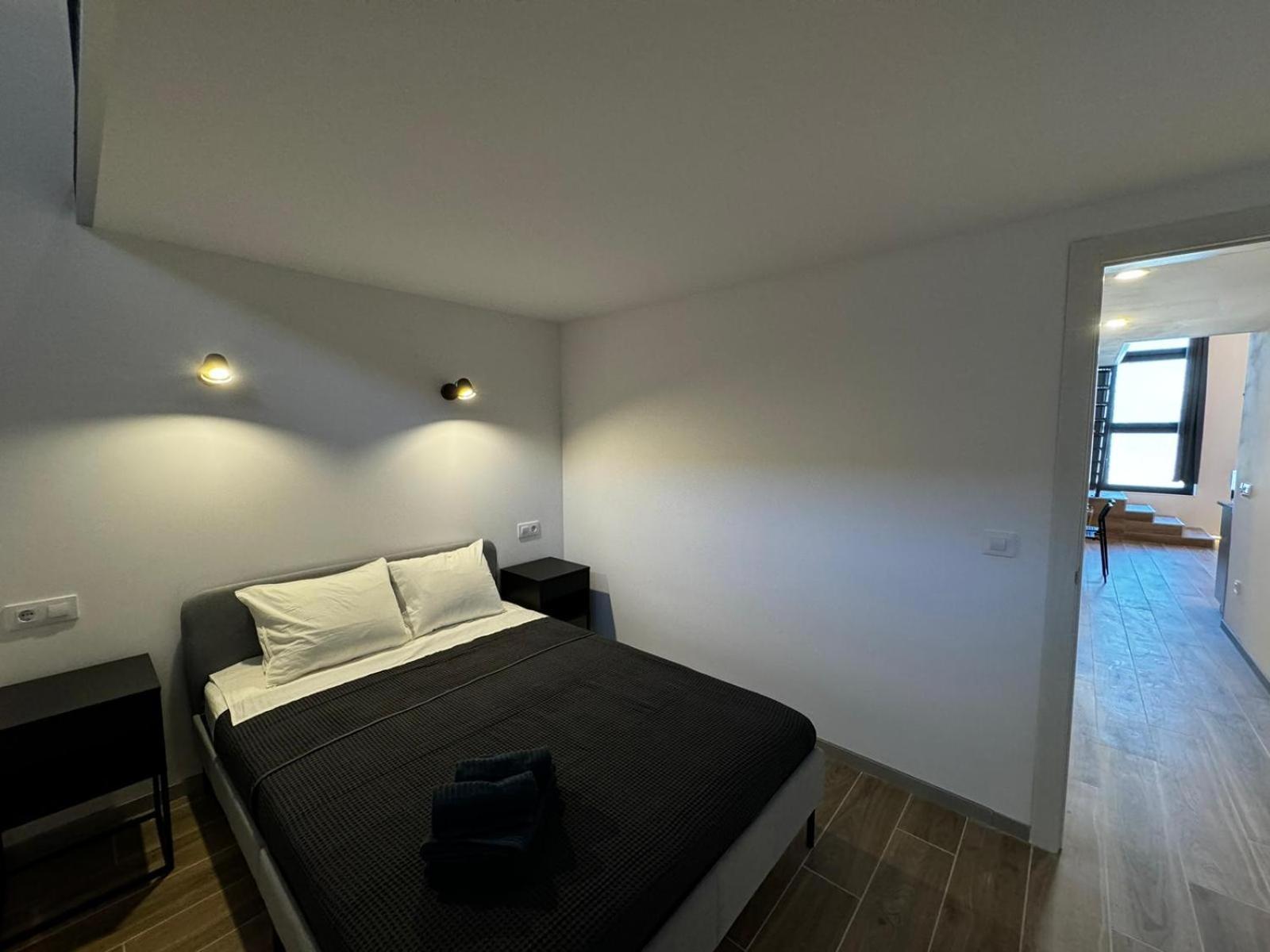 Melia Y Fuster 23C Aparthotel Valencia Exterior photo